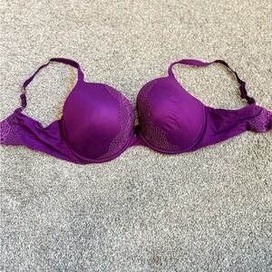 Ladies Victoria’s Secret Purple Lace Women's Bra Sz 38DD